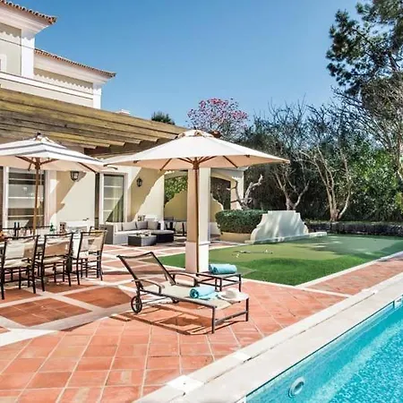 Villa Sleeps 8 With Pool Air Con And Wifi *